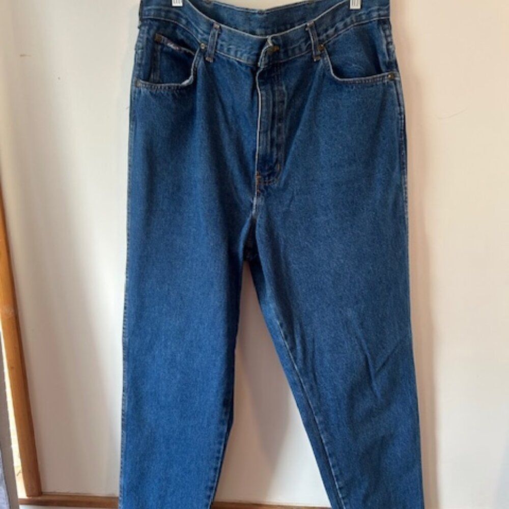 Chic Vintage "80's" 5 pocket High waist distressed denim jeans, size 20W